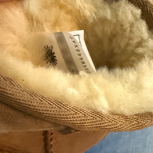 UGG Classic Tan Sheepskin Boots - Picture 5 of 7